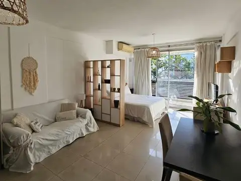 Angel Carranza 2000, Piso 3