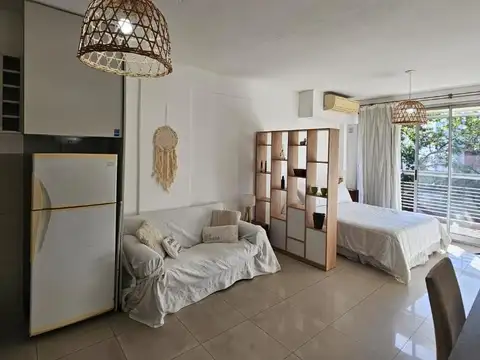 Angel Carranza 2000, Piso 3