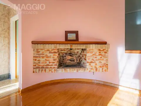 Casa 4 ambientes con 2 baños