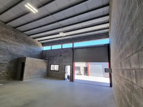 Galpon en Venta 10  mts Frente