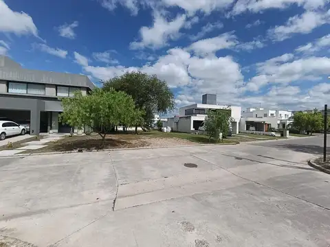 VENTA - Lote en Valle Escondido Barrio Privado Santina Norte