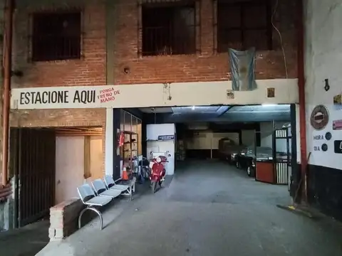 EDIFICIO COCHERAS EN VENTA  -  600 M2. -  LA PERLA