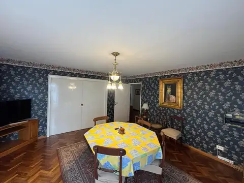 Departamento en Venta con 3 cocheras