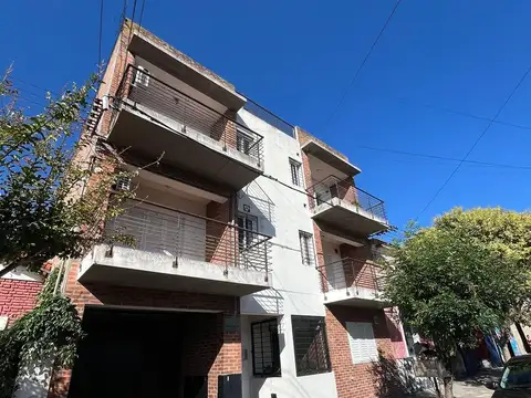 DEPARTAMENTO 2 HAB CON COCHERA- SAN NICOLAS 
