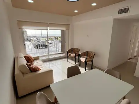 Venta de departamento - 3 ambientes - A la calle - Balcón saliente - Vista al mar - Centro - Mar del