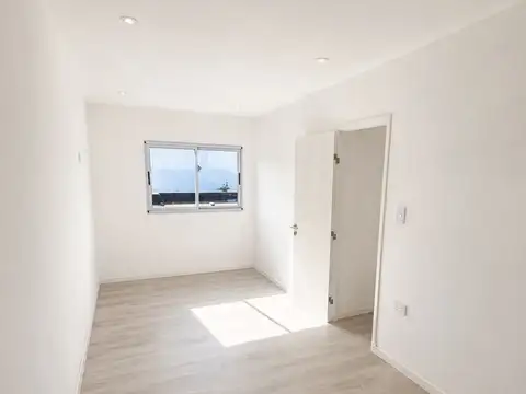 Depto Tipo Casa 4 ambientes con 1 baño