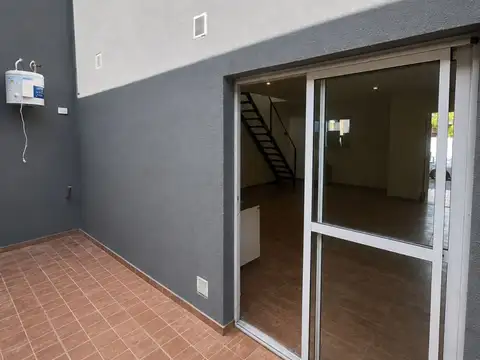 Depto Tipo Casa en Venta de 3 dormitorios