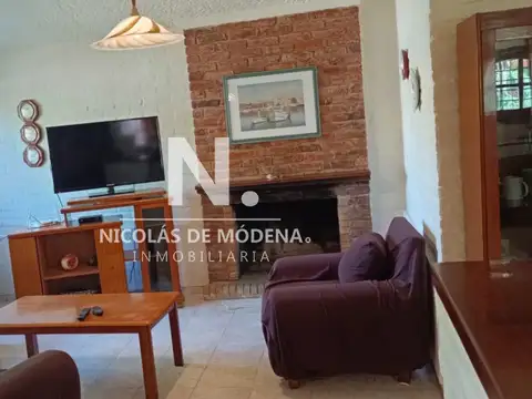 Casa 5 ambientes con 2 baños