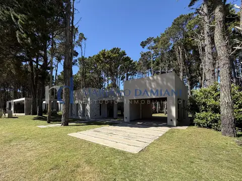 Casa 3 Dormitorios en Venta en Pinamar Zona Alamos