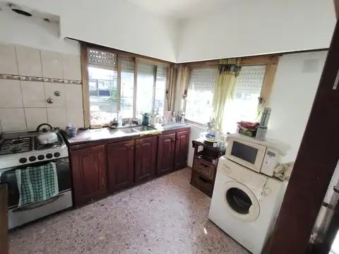 Casa 4 ambientes con 1 baño