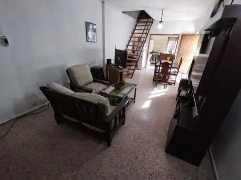 Venta Casa con Gran Patio y Cochera en Quilmes