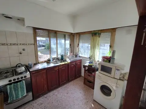 Casa 4 ambientes con 1 baño