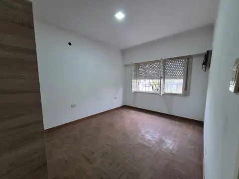 Depto Tipo Casa en Alquiler de 4 ambientes