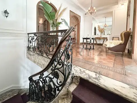 VENTA DE PETIT HOTEL FRANCES EN RECOLETA