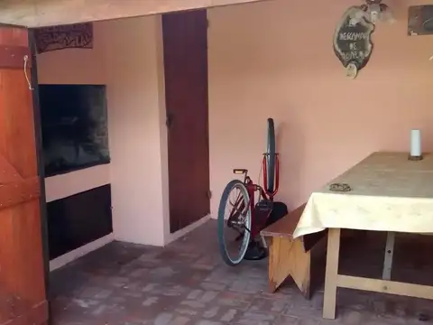 Casa en alquiler temporario - 3 Dormitorios 2 Baños - Miramar