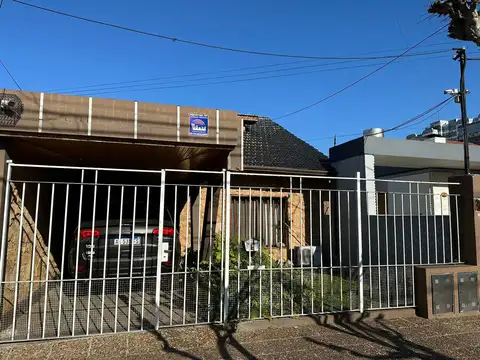 Depto Tipo Casa 4 ambientes con 2 baños