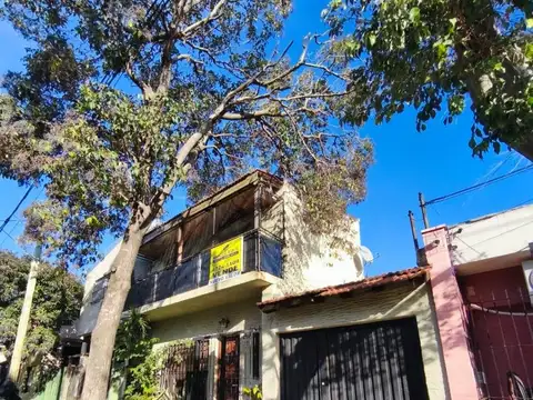 SE VENDE CHALET EN LOTE PROPIO DE 3 AMBIENTES