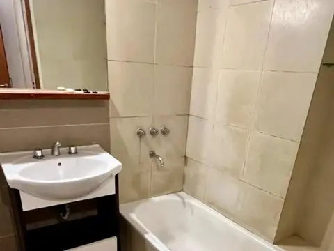 Depto Tipo Casa en Alquiler con 1 cocheras