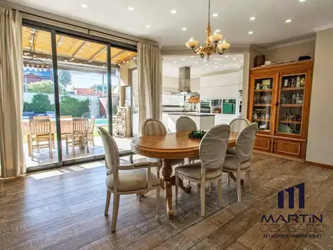 Casa 4 ambientes con 2 baños