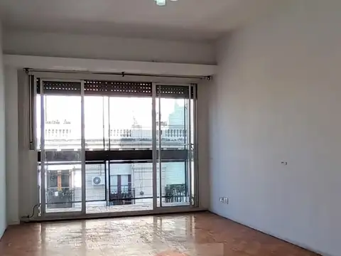 DEPTO 3 AMB. AL FERNTE CON BALCON - EN MUY NUEN ESTADO 