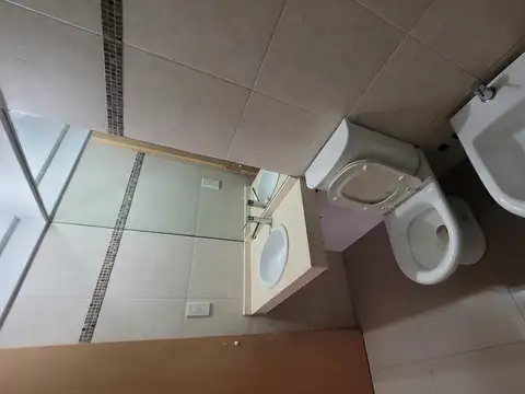 Teniente General Eustoquio Frías 400, Piso 1