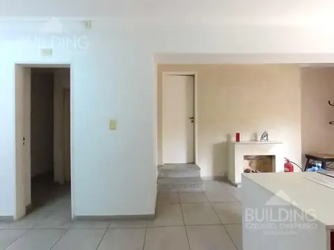 Casa 9 ambientes con 1 baño