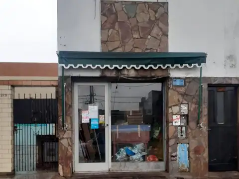 Buen local comercial sobre av. 1, Villa Elvira