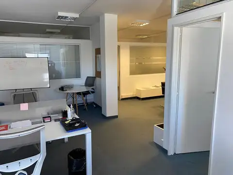 Oficina Monoambiente con 2 baños