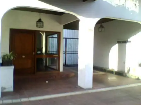 Excelente 2 amb.- Frente, Balcon,  ubicado a 2 cuadras de la estacion Florida Mitre y Av. San Martin