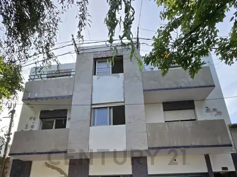 PH en 1° piso con balcón y patio – 1 dormitorio