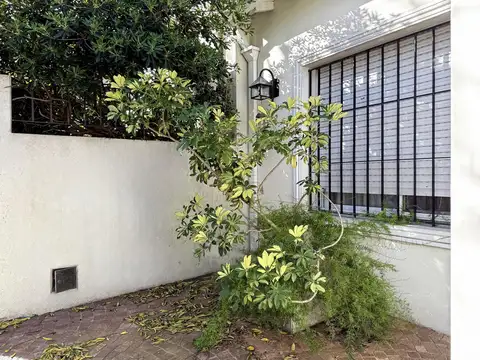 Casa en Venta en Martínez, San Isidro - 2 Plantas Con Jardín
