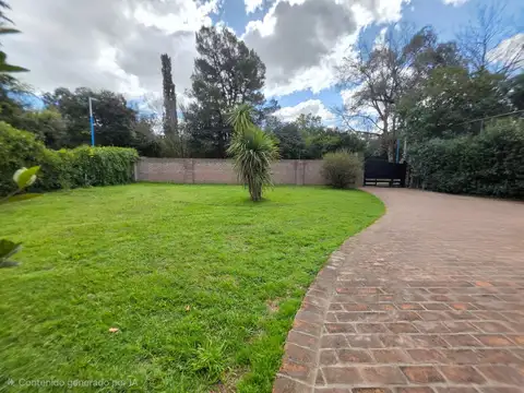 Casa 4 ambientes con 2 baños