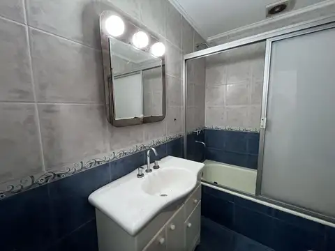 Casa 6 ambientes con 2 baños