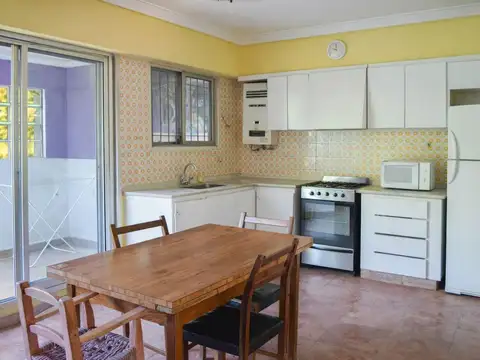 Casa en Venta con 3 cocheras