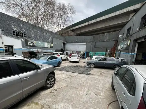 Galpon-Deposito 840m2 de planta mixtura de suelos 3