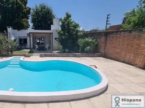 Casa en venta en Manuel Alberti, calle Los Sauces, Pilar. Apta crédito Bancario!