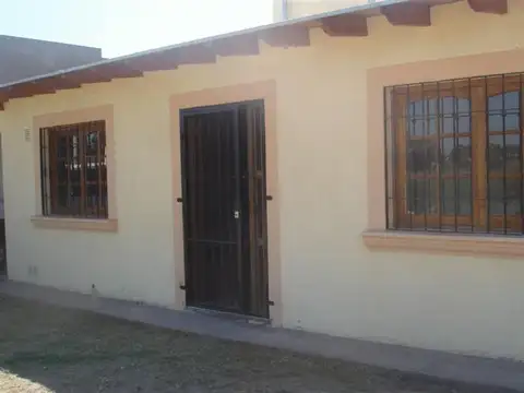 CASA EN EXCELENTE ZONA APTA CRÉDITO 