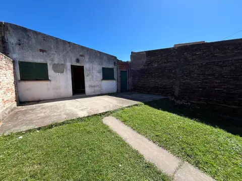 Casa 3 ambientes con 1 baño