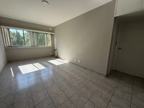 Venta Departamento 3 ambientes impecable con excelente ubicacion - Lugano IyII Edificio 101