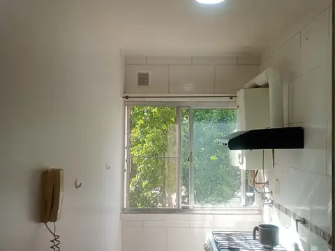 Venta Departamento 3 ambientes impecable con excelente ubicacion - Lugano IyII Edificio 101