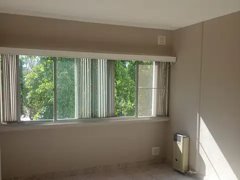 Venta Departamento 3 ambientes impecable con excelente ubicacion - Lugano IyII Edificio 101