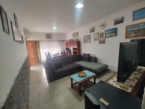 CASA 3 DORMITORIOS EN VENTA BERISSO QUINCHO PILETA