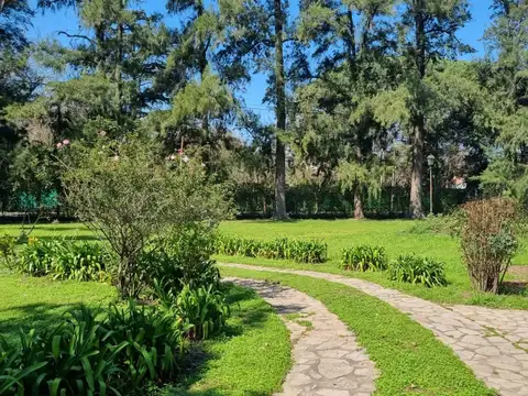 Juan Ramón Jiménez N°1500 esquina Vieytes