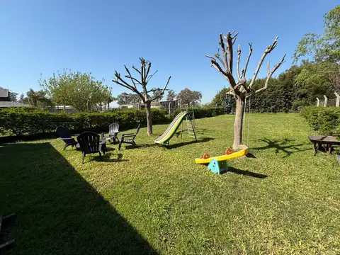 Casa en Venta con 3 cocheras