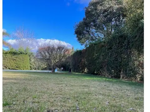 Terreno en Venta 44  mts Fondo