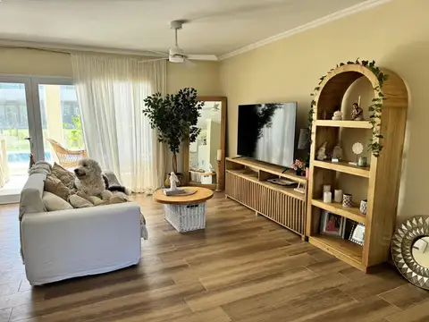 Casa en Venta en Pilar del Este - San Ramon, USD 208.000