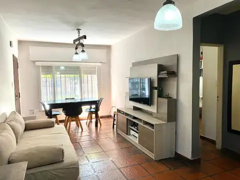 VENTA CASA, ITUZAINGÒ, 4 AMBIENTES, QUINCHO-JARDIN