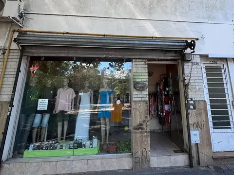 LOCAL Y CASA 3 DORM A REFACCIONAR  1 E/ 60 Y 61 LA PLATA