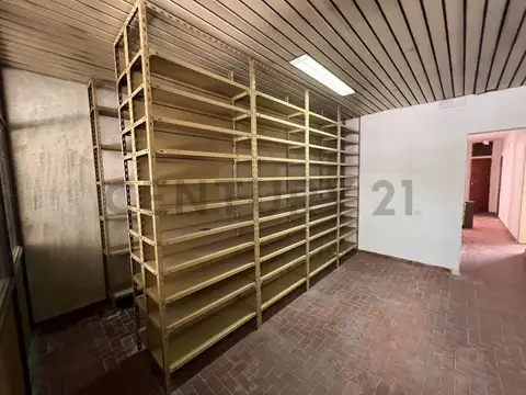 25 de mayo 2000, Piso 0