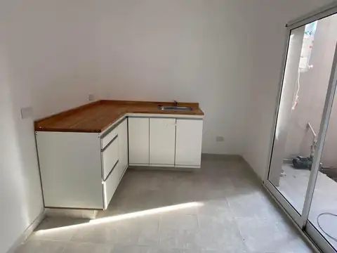 Casa en Alquiler en Capitan Bermudez, $ 660.000